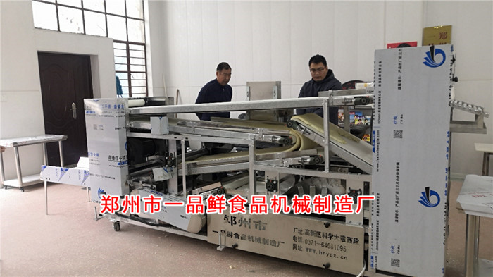 北京客戶(hù)訂購(gòu)大型燴面機(jī)設(shè)備(圖1) 北京客戶(hù)訂購(gòu)大型燴面機(jī)設(shè)備(圖1)