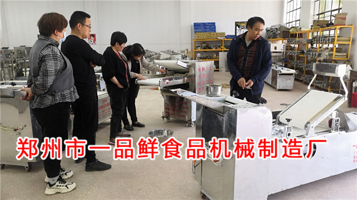 山西長(zhǎng)治長(zhǎng)子縣客戶訂購面館用燴面機(jī)(圖1) 山西長(zhǎng)治長(zhǎng)子縣客戶訂購面館用燴面機(jī)(圖1)