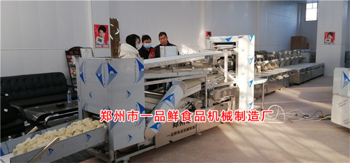 智能式揉壓機調(diào)試中 智能式揉壓機調(diào)試中