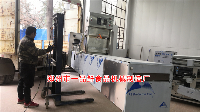 燴面機(jī)裝車(chē)發(fā)貨 燴面機(jī)裝車(chē)發(fā)貨