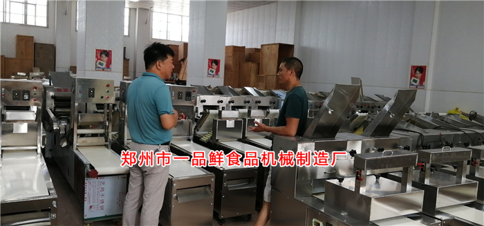 浙江客戶考察多功能燴面機(jī) 浙江客戶考察多功能燴面機(jī)